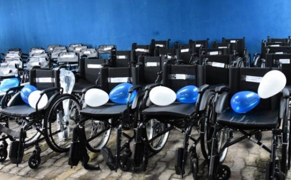 Saúde realiza entrega de 40 dispositivos de locomoção em Floriano.(Imagem:SECOM)