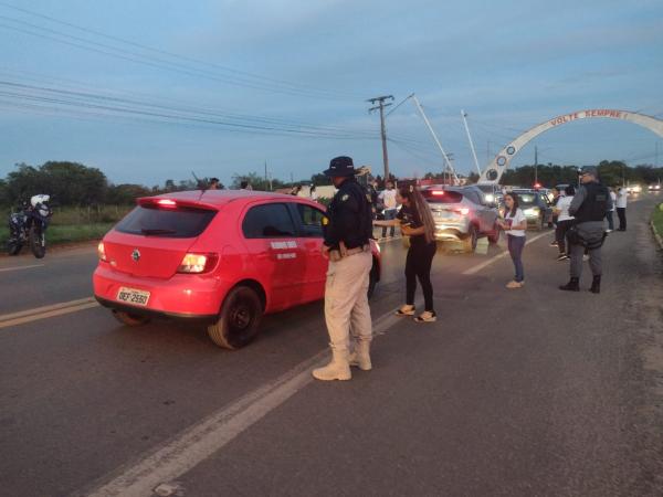 Blitz educativa em Barão de Grajaú conscientiza sobre os perigos no trânsito em alusão ao Maio Amarelo(Imagem:FlorianoNews)