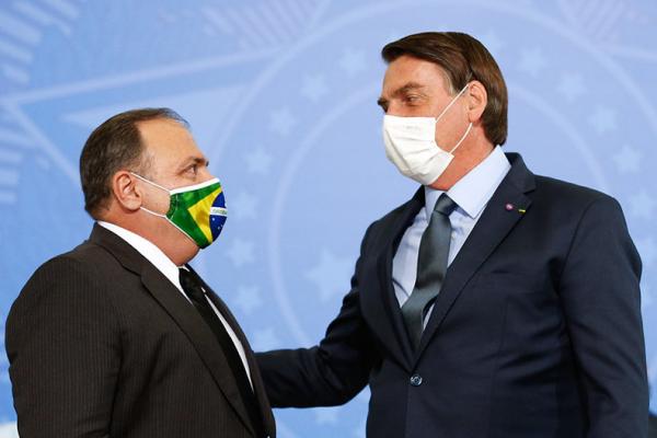 Um manda, o outro obedece, diz Pazuello ao receber Bolsonaro após crise da vacina(Imagem:Reprodução)