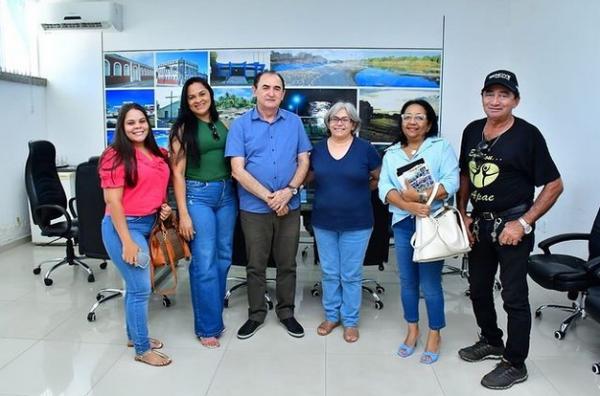 Prefeito Antônio Reis discute parceria com a APAE de Floriano em comemoração aos 50 anos da instituição.(Imagem:Reprodução/Instagram)