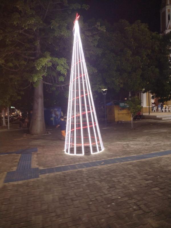 Realizado em Floriano, o lançamento oficial da decoração natalina(Imagem:FlorianoNews)