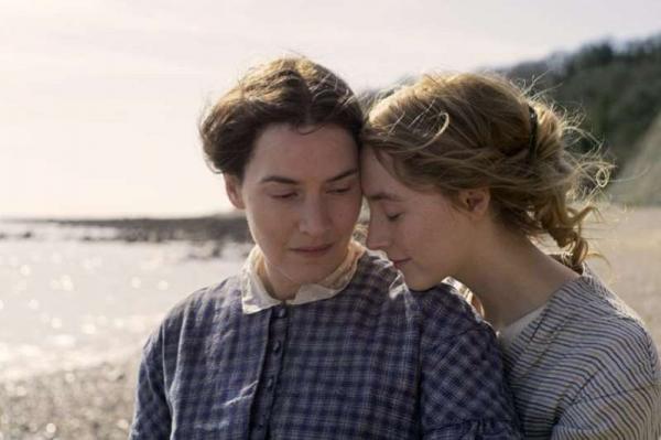 Ammonite: Trailer mostra Kate Winslet e Saoirse Ronan como cientistas apaixonadas do século 19(Imagem:Divulgação)