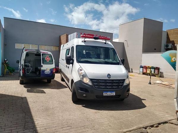 Ravena, tia da menina, sofreu uma fratura numa das pernas e foi encaminhada para o Hospital Regional de Picos.(Imagem:Antônio Rocha/TV Clube)