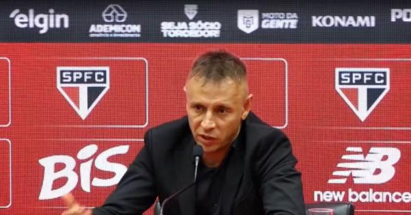 Apresenta&ccedil;&atilde;o de Rafinha no S&atilde;o Paulo.(Imagem:Reprodu&ccedil;&atilde;o)