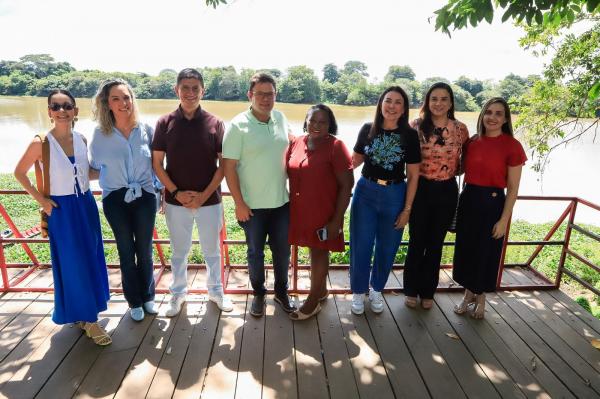 Margarete Coelho visita Polo Cerâmico do Poty Velho em Teresina ao lado de autoridades e representantes do Sebrae(Imagem:Divulgação)
