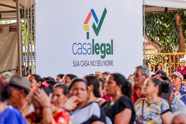 Rafael Fonteles entrega mil registros de imóveis em Piripiri e celebra 70 mil títulos em todo Piauí(Imagem:Divulgação)