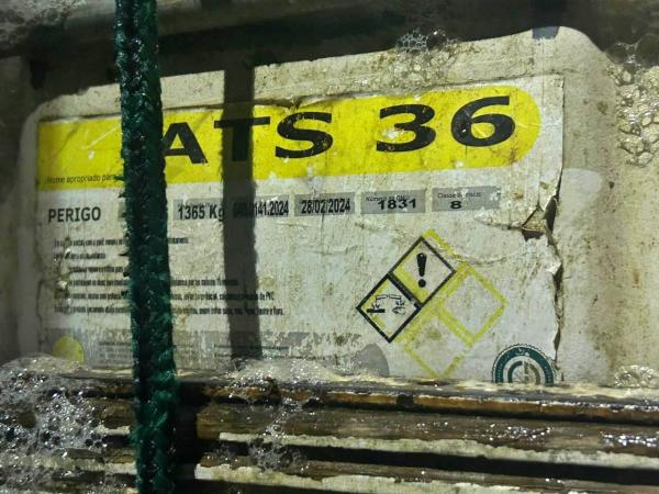 Adapi descarta 1,5 tonelada de til&aacute;pia impr&oacute;pria para consumo apreendida pela PRF em Piripiri(Imagem:Ascom Adapi)