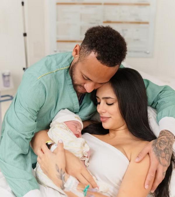 Bruna Biancardi divide as primeiras fotos de Mel, sua segunda filha Neymar.(Imagem:Instagram)