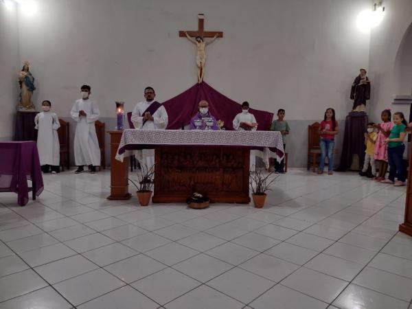 Fiéis participam da Missa de Cinzas (Imagem:FlorianoNews)
