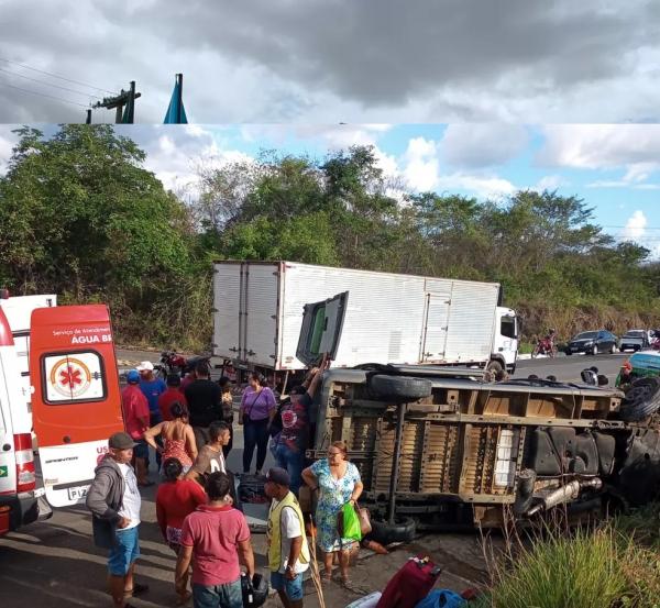 Van capota ao colidir com caminhonete no entroncamento da BR-343 com a PI-354.(Imagem:Reprodução/Redes sociais)