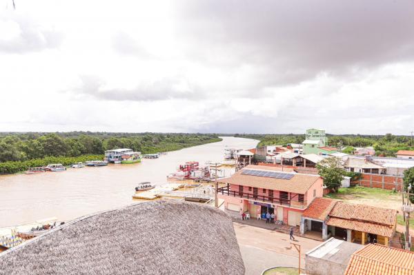 Em Ilha Grande, Ciro Nogueira visita obra de revitalização do Porto dos Tatus e anuncia estádio de futebol. (Imagem:Ascom)