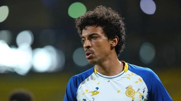 Luiz Gustavo em partida do Al-Nassr(Imagem:Divulgação/ Al-Nassr)