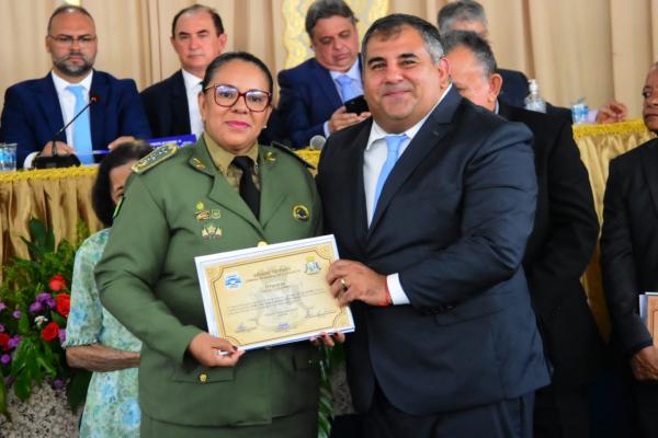 Sessão Solene concede títulos de cidadania em homenagem aos 126 anos de Floriano(Imagem:CMF)