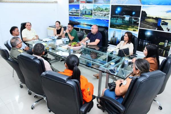 Prefeitura de Floriano realiza reunião estratégica sobre gestão de riscos e desastres no período chuvoso.(Imagem:Secom)
