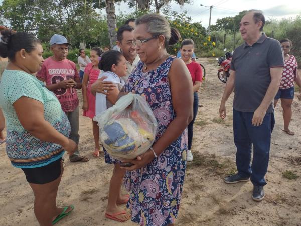 Prefeitura de Floriano inicia entrega de cestas básicas na zona rural da cidade.(Imagem:FlorianoNews)
