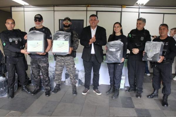 Sejus conclui entrega de fardamentos aos policiais das 17 unidades penais do Piauí.(Imagem:Divulgação)