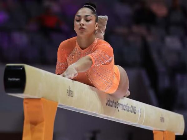 Júlia Soares no Mundial de ginástica.(Imagem:RICARDO BUFOLIN / PANAMERICA PRESS)