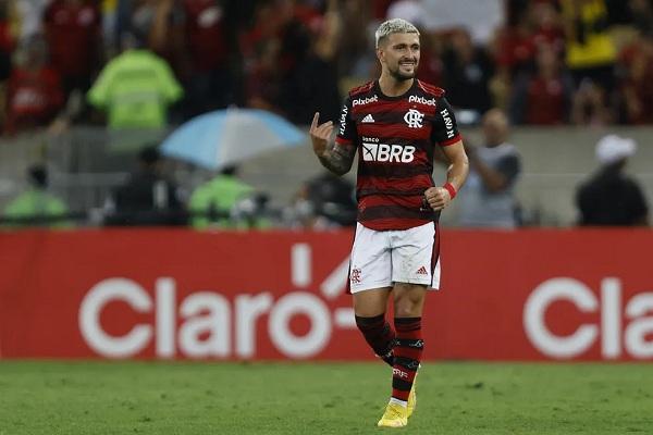  Arrascaeta comemora gol do Flamengo sobre o São Paulo.(Imagem:Wagner Meier/Getty Images )