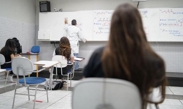 A principal causa mencionada pelos entrevistados foi a financeira.(Imagem:Studio Formatura/Galois)