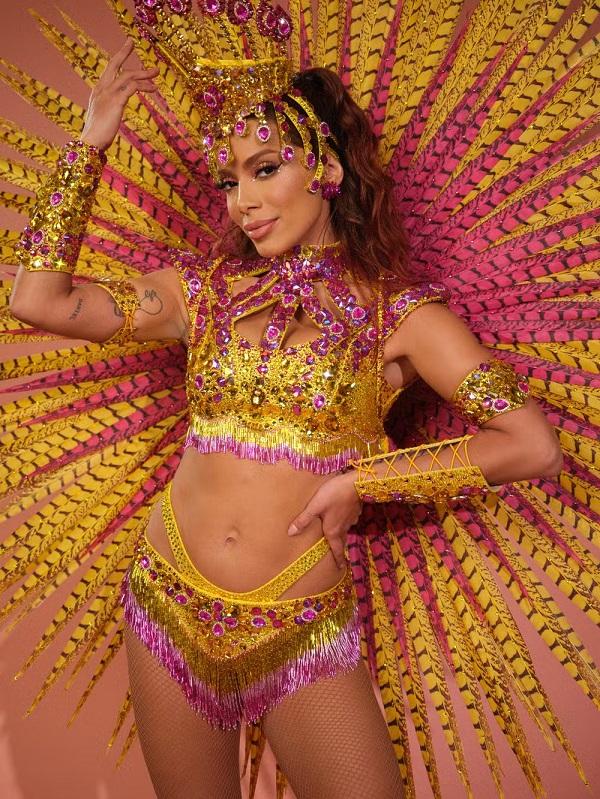 Em Salvador, Anitta abre temporada de pré-Carnaval com look inspirado na fauna e flora brasileira.(Imagem:Eduardo Bravin/Divulgação)
