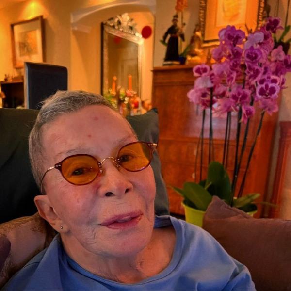 Rita Lee tem alta hospitalar e se recupera em casa(Imagem:Reprodução)