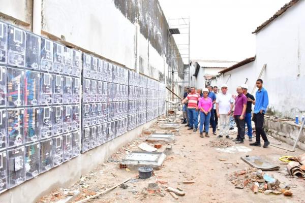 Prefeito Antônio Reis acompanha de perto reforma do Mercado Público Central de Floriano(Imagem:Divulgação)