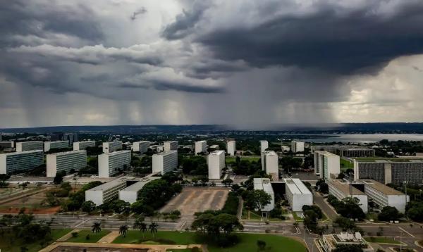 Provas para as mais de 6 mil vagas devem ocorrer em 5 de maio.(Imagem:Rafa Neddermeyer/Agência Brasil)