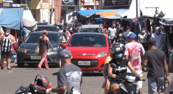 Primeiro dia de flexibilização da economia na cidade apenas permitia funcionamento de óticas nesta segunda (8) e lojas de material de construção civil e setor automotivo na terça(Imagem:TV Clube)