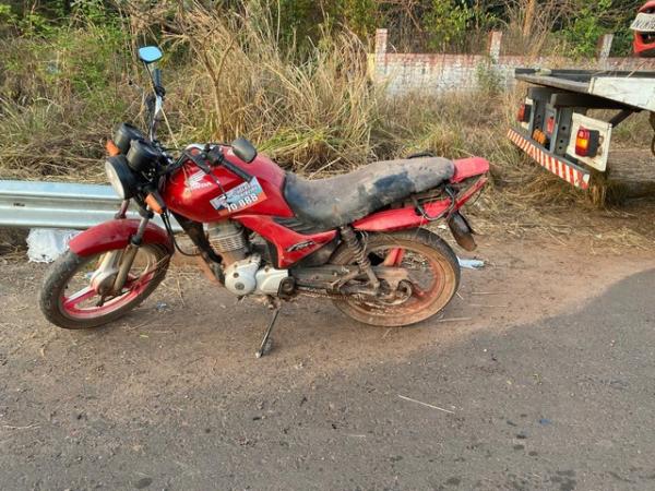 Motociclistas foi conduzido para o Hospital de Urgência de Teresina (HUT), mas não resistiu aos ferimentos e morreu.(Imagem:Divulgação PRF)