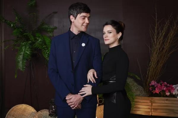 Sergio Guizé e Bianca Bin na festa de lançamento da novela, em São Paulo.(Imagem:Globo)