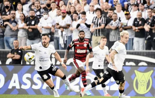 Corinthians x Flamengo foi equilibrado, mas Timão soube decidir.(Imagem:Marcos Ribolli / ge)