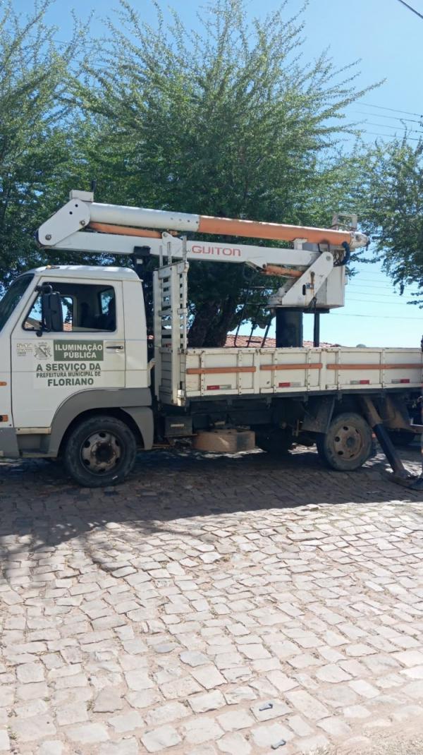 Infraestrutura de Floriano realiza mais de 800 atendimentos em iluminação pública no mês de maio(Imagem:Secom)