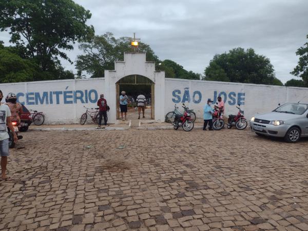 Cemitério São José(Imagem:FlorianoNews)