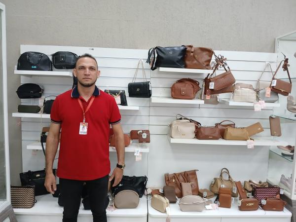  Armaz&eacute;m Para&iacute;ba de Floriano aposta em novidades e promo&ccedil;&otilde;es para o Dia das M&atilde;es(Imagem:FlorianoNews)