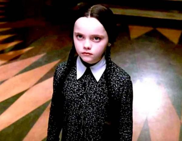  Christina Ricci como a personagem Wandinha.(Imagem:Reprodução )