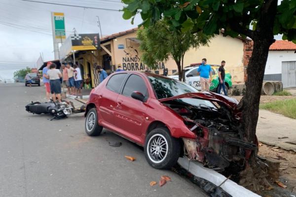 O motorista do carro permaneceu ao local até a chegada das autoridades policiais. Ele será submetido ao teste de alcoolemia.(Imagem:Reprodução)