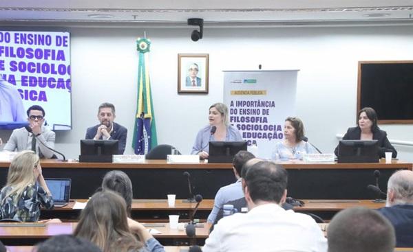 Audiência pública da Comissão de Educação discutiu a importância do ensino dessas disciplinas na educação básica.(Imagem:Bruno Spada/Câmara dos Deputados)