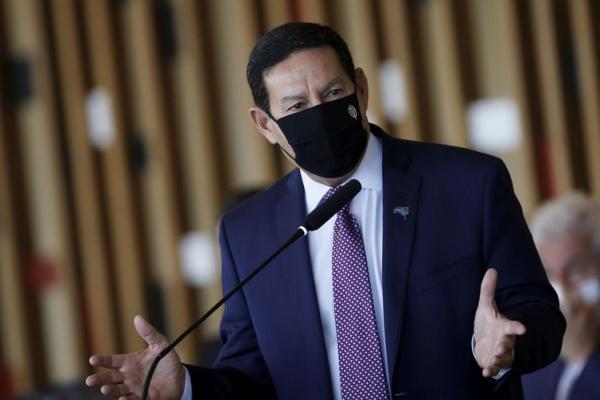 Vice-presidente Hamilton Mourão durante entrevista após reunião do Conselho Nacional da Amazônia Legal.(Imagem:Reuters/Adriano Machado/Direitos Reservados)