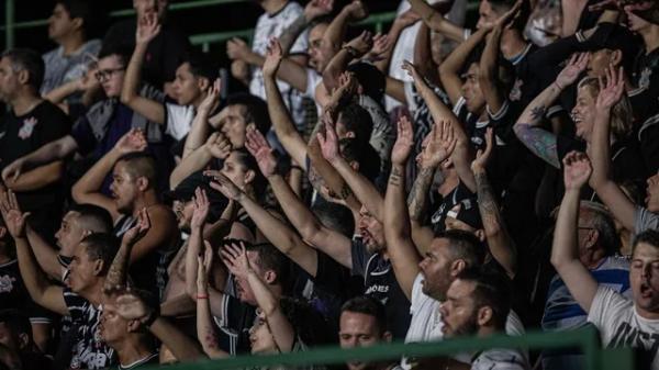 Goiás x Corinthians torcida(Imagem:Isabela Azine/AGIF)