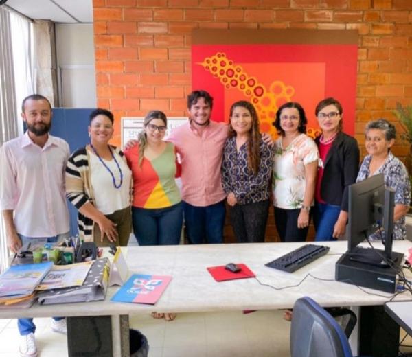 Vereador Carlos Eduardo e a equipe de Cidadania da População LGBTQIAPN+(Imagem:Reprodução)