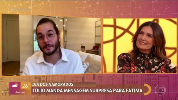 Fátima Bernardes ganha homenagem do namorado, Túlio Gadêlha.(Imagem:TV Globo)