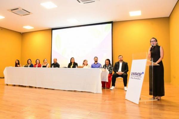 Prefeitura de Floriano realiza I Simp&oacute;sio Interdisciplinar em Sa&uacute;de Mental e fortalece rede de aten&ccedil;&atilde;o psicossocial.(Imagem:Secom)