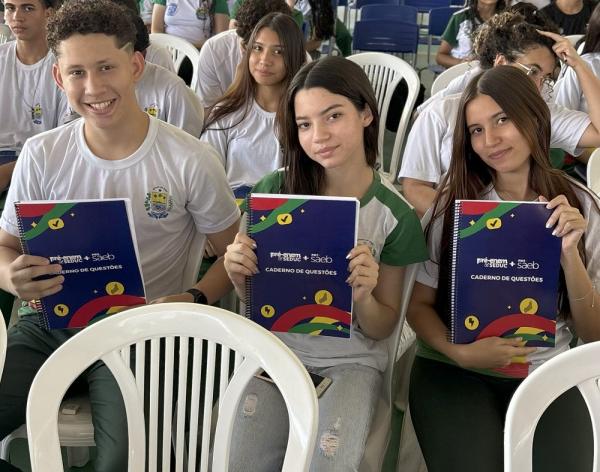 Pré-Enem Seduc mais Pré-Saeb 2025 reúne mais de 460 estudantes para revisão em Castelo do Piauí.(Imagem:Divulgação)