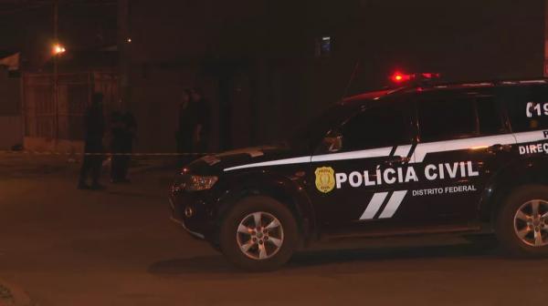 Crime ocorreu na QNM 22. A Polícia Civil isolou o local. (Imagem:TV Globo/Reprodução)