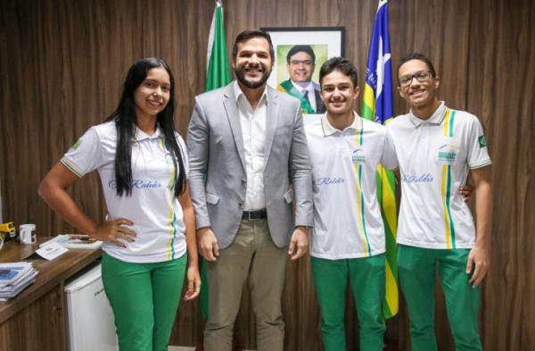 Os alunos do Centro Estadual de Tempo Integral (CETI) Raldir Cavalcante Bastos irão representar o estado do Piauí na premiação nacional da olimpíada, que acontece em São Paulo.(Imagem:Divulgação)
