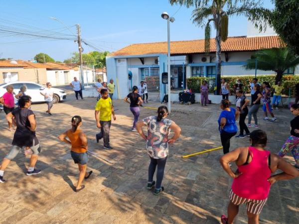 Núcleo de Atividade Física da UBS José Paraguassú reúne dezenas de participantes.(Imagem:Secom)