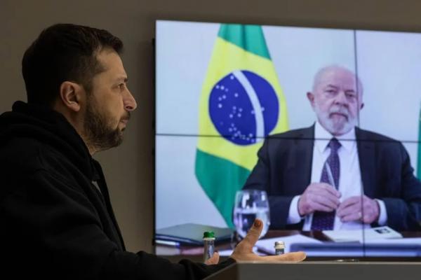 Zelensky e Lula conversam por vídeo sobre proposta para grupo de países intermediar diálogo pela paz.(Imagem:Presidência da Ucrânia)