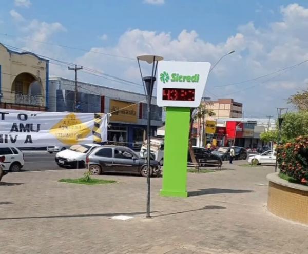 Uma tarde escaldante marca a segunda-feira na cidade de Floriano.(Imagem:Reprodução/Instagram)