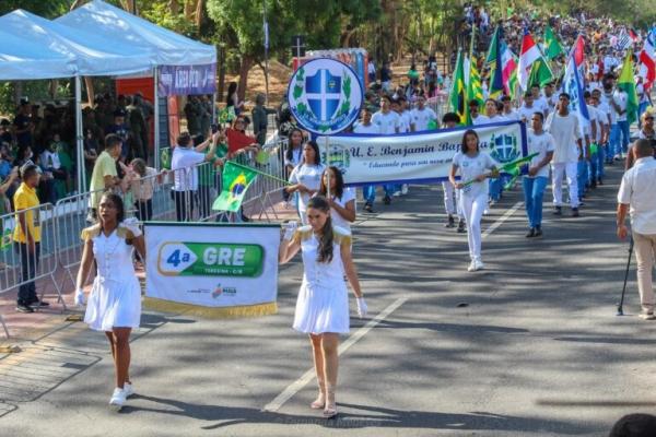 Cerca de 1.500 estudantes alunos marcharam no tradicional desfile em alusão ao 7 de Setembro.(Imagem:Divulgação)