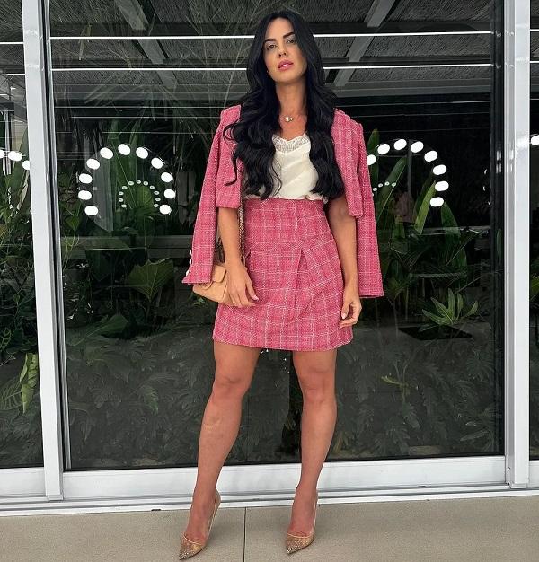 Graciele Lacerda foi criticada por exibir marcas em pernas e respondeu comentário.(Imagem:Reprodução/Instagram)